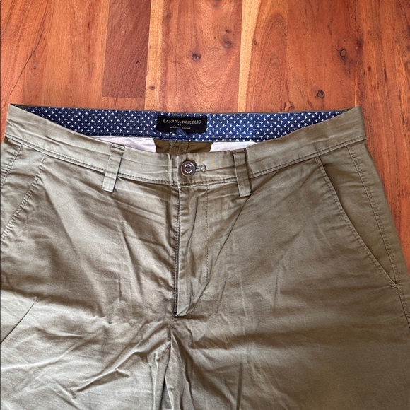 Banana Republic Khaki Flat Front Shorts - Picture 2 of 5